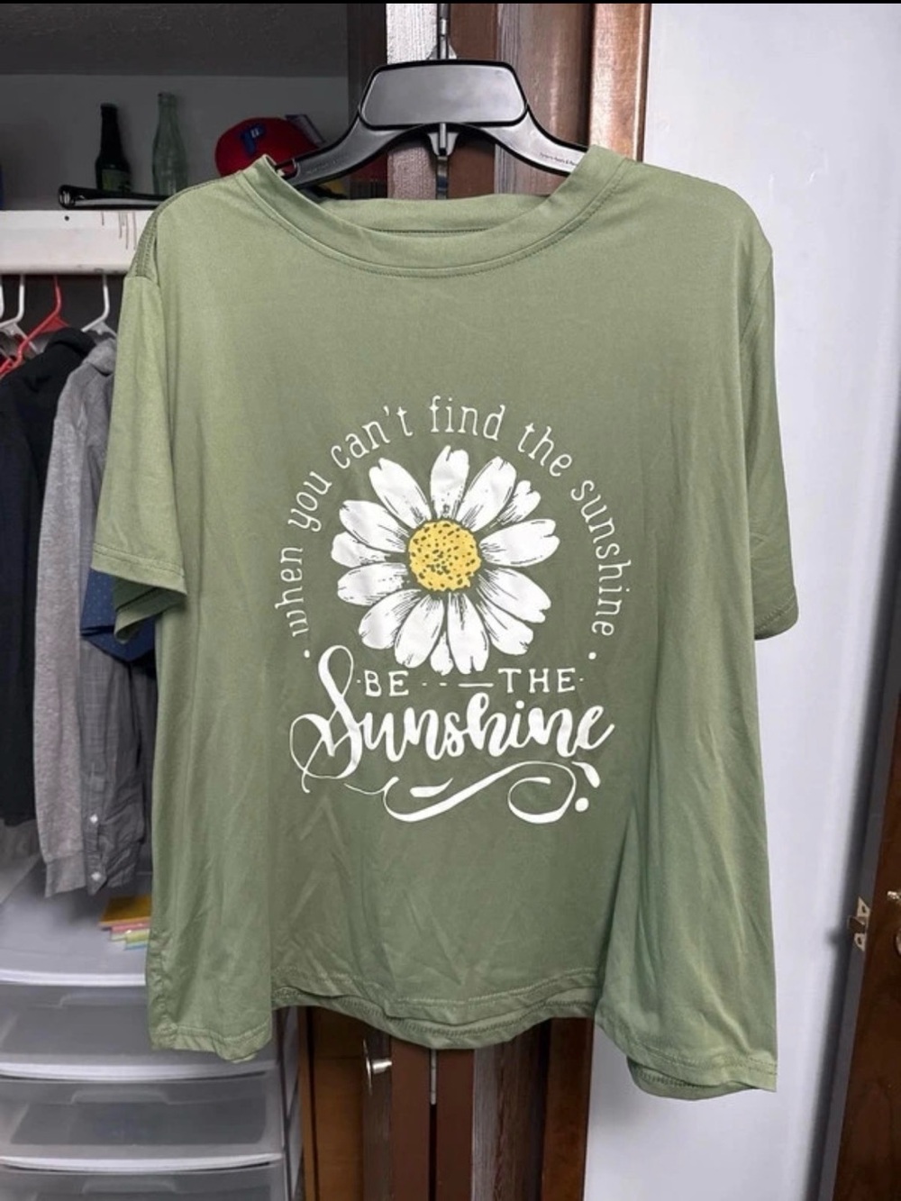 Olive Green 'Be The Sunshine' Daisy Graphic Tee - Women's Short Sleeve